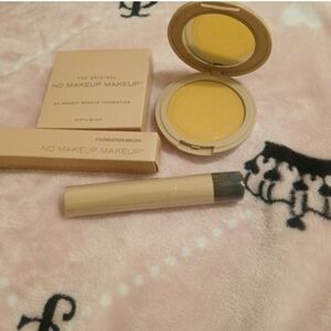 Lightweight Foundation Cushion - Warm Beige